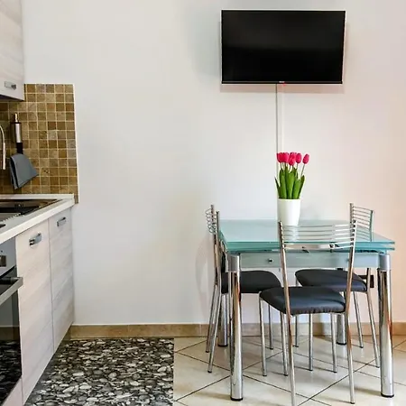 Domus Emy - Deliziosa Casa A Piano Terra Con Giardino E Posto Auto A