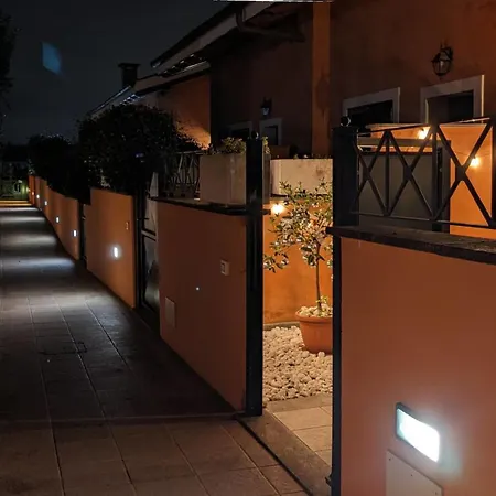 Domus Emy - Intera Casa A Piano Terra Con Giardino E Posto Auto
