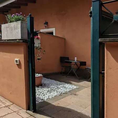 Daire Domus Emy - Deliziosa Casa A Piano Terra Con Giardino E Posto Auto A Ciampino